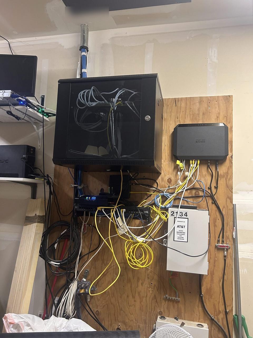 Smart technology service detail: equipment cabinet cabling and switch handoff during network hardware support